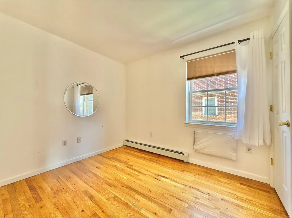 3086 Middletown Road Bronx NY 10461