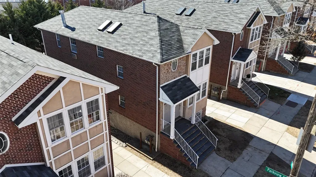 3086 Middletown Road Bronx NY 10461