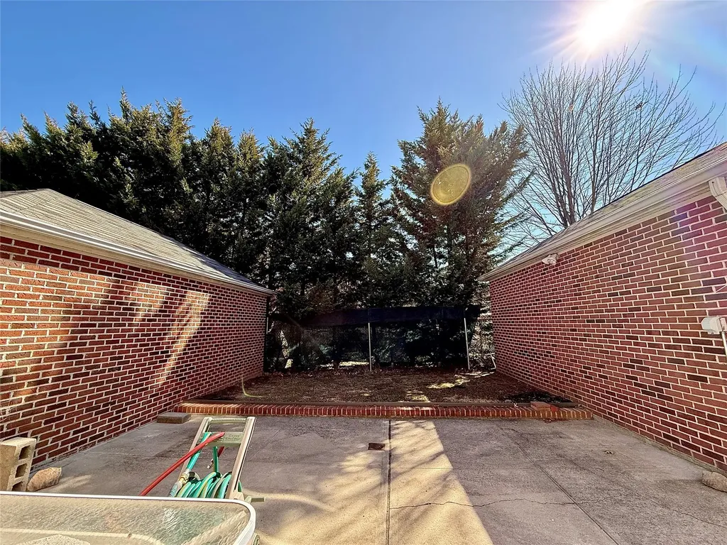 3086 Middletown Road Bronx NY 10461