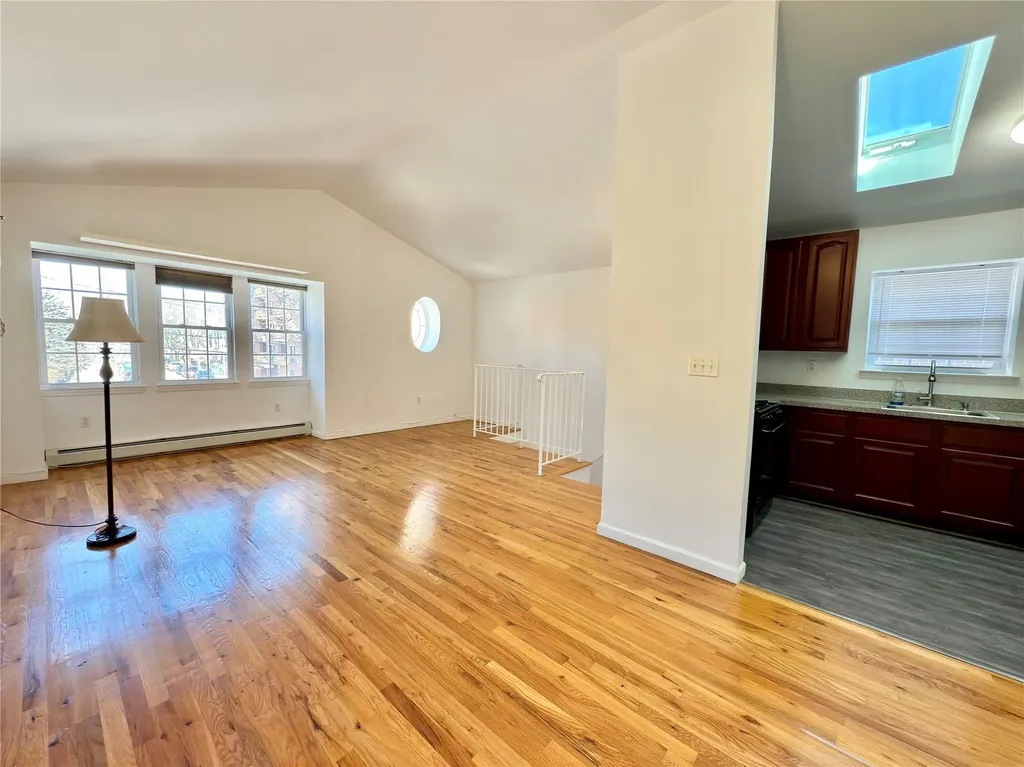 3086 Middletown Road Bronx NY 10461