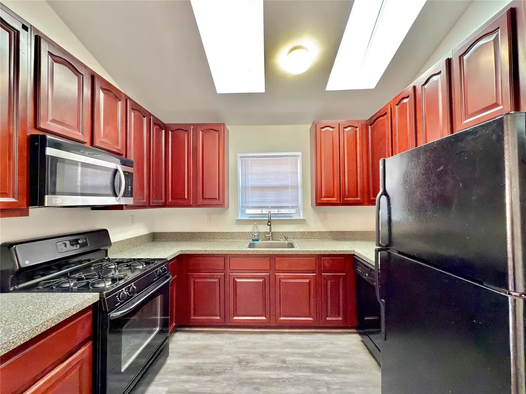 3086 Middletown Road Bronx NY 10461
