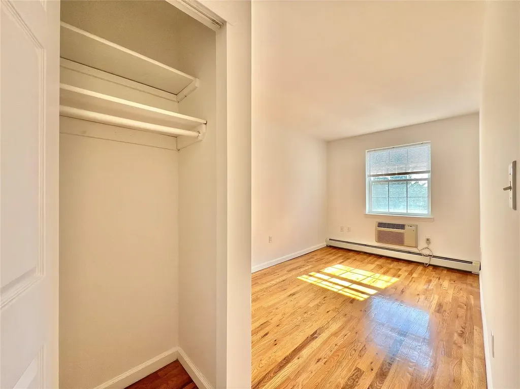 3086 Middletown Road Bronx NY 10461