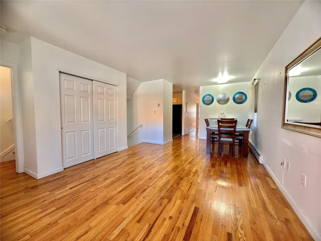 3086 Middletown Road Bronx NY 10461