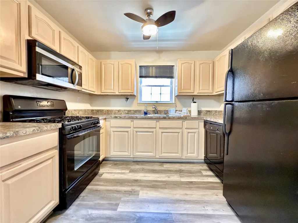 3086 Middletown Road Bronx NY 10461