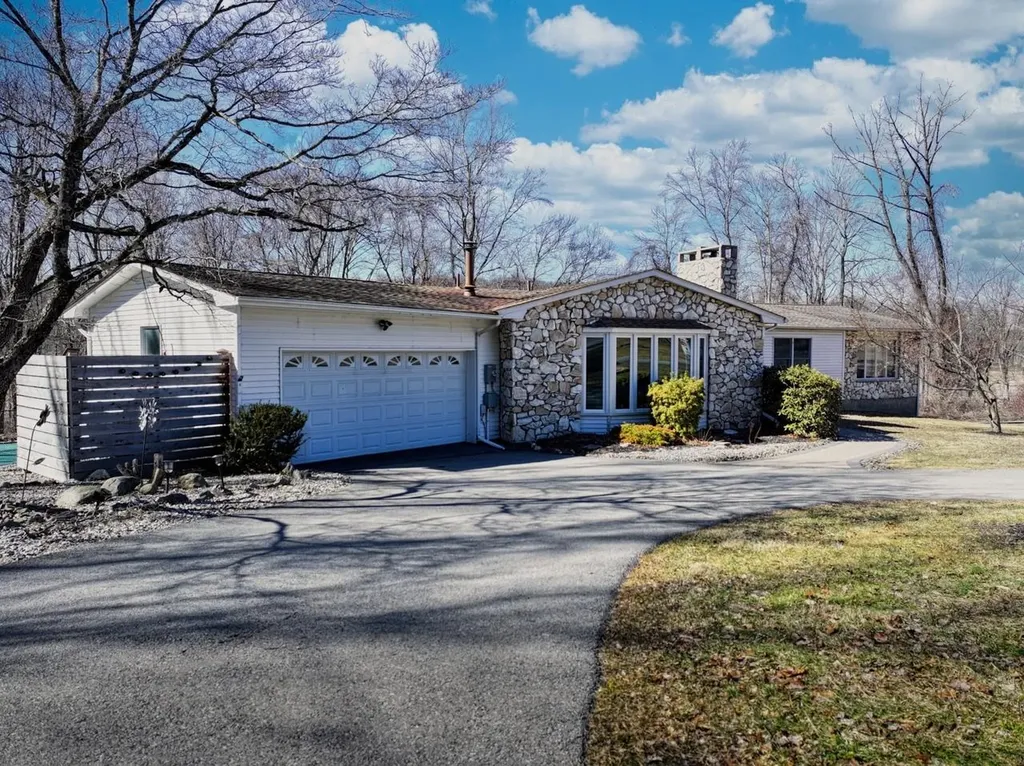 1319 E Mombasha Road Monroe NY 10950