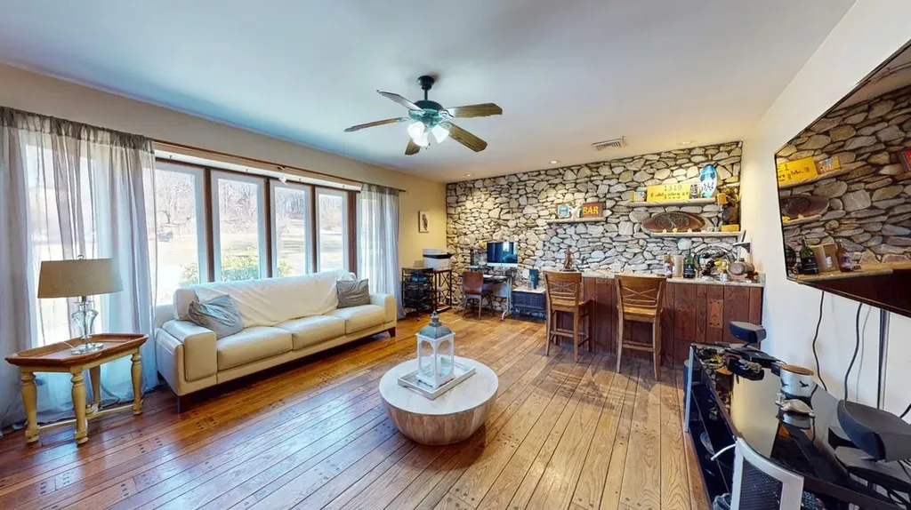 1319 E Mombasha Road Monroe NY 10950