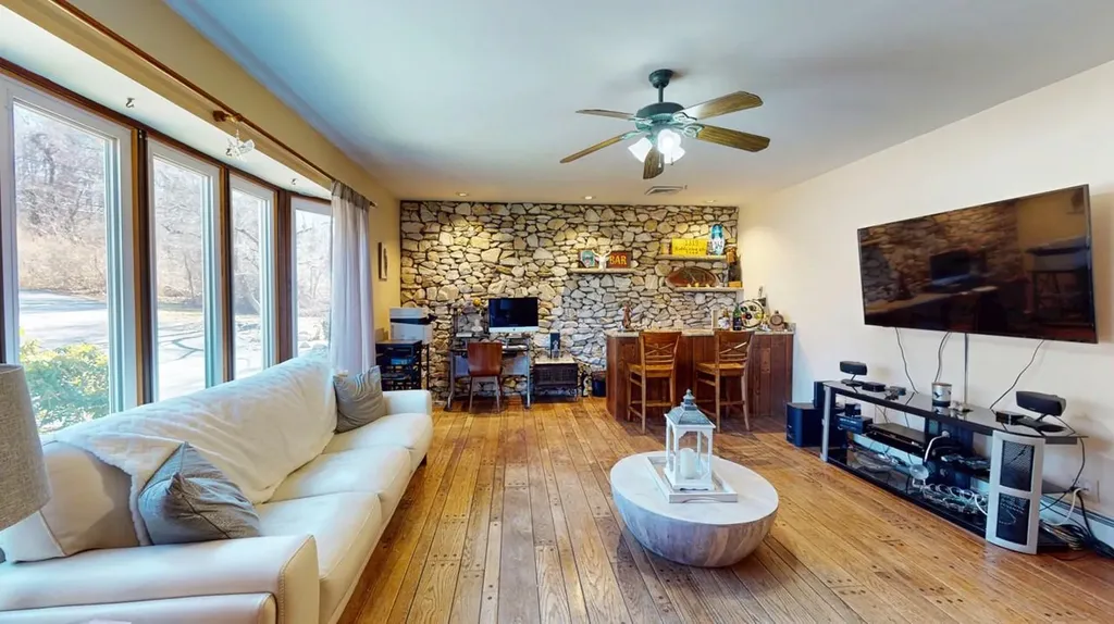 1319 E Mombasha Road Monroe NY 10950