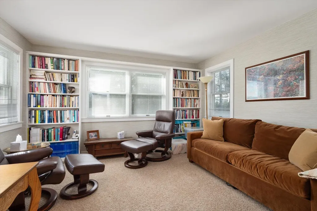 250 Schenck Avenue Great Neck NY 11021