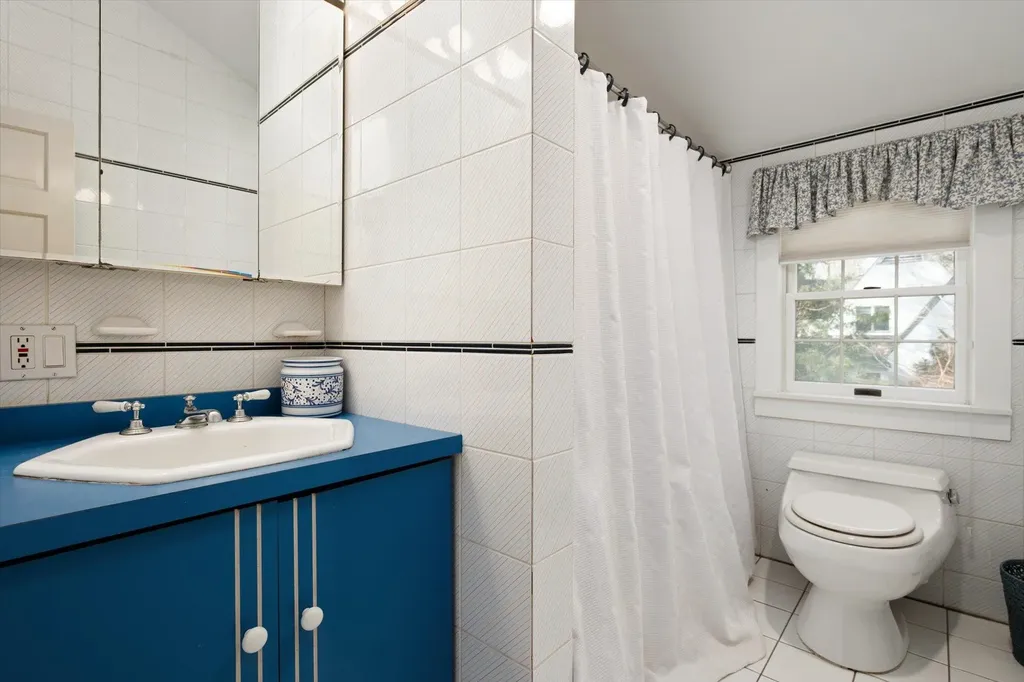 250 Schenck Avenue Great Neck NY 11021