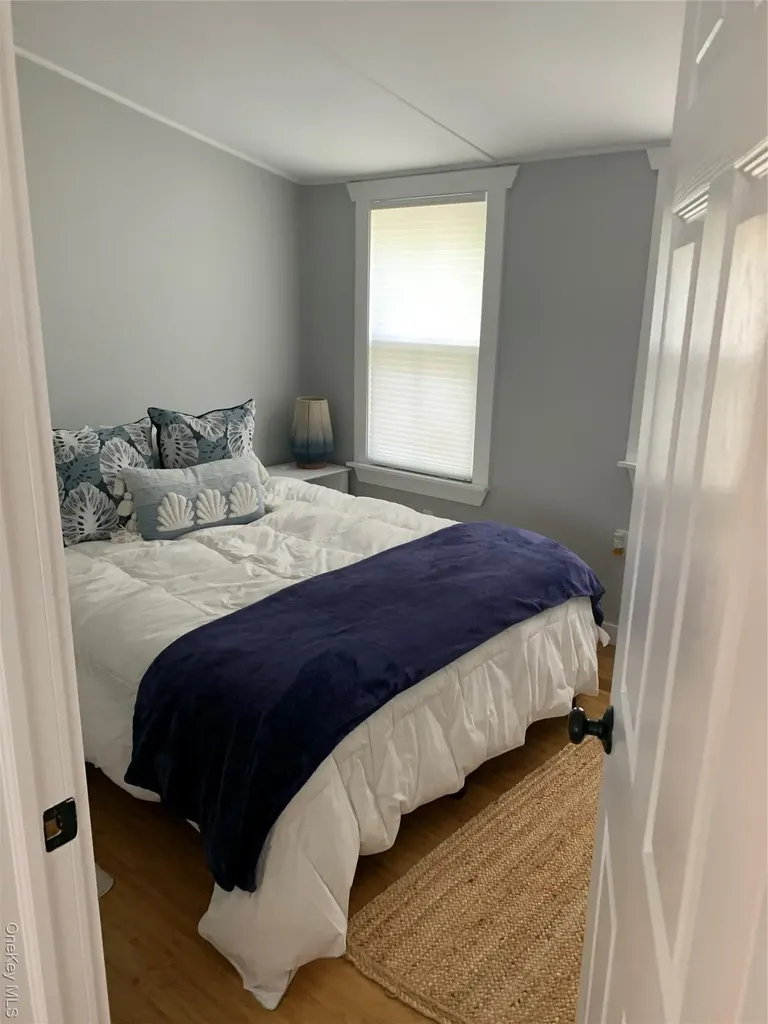 30 Bungalow Walk Ocean Beach NY 11770
