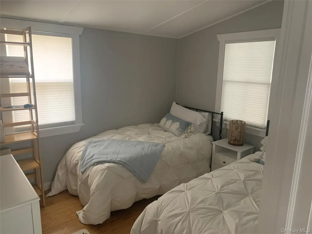 30 Bungalow Walk Ocean Beach NY 11770