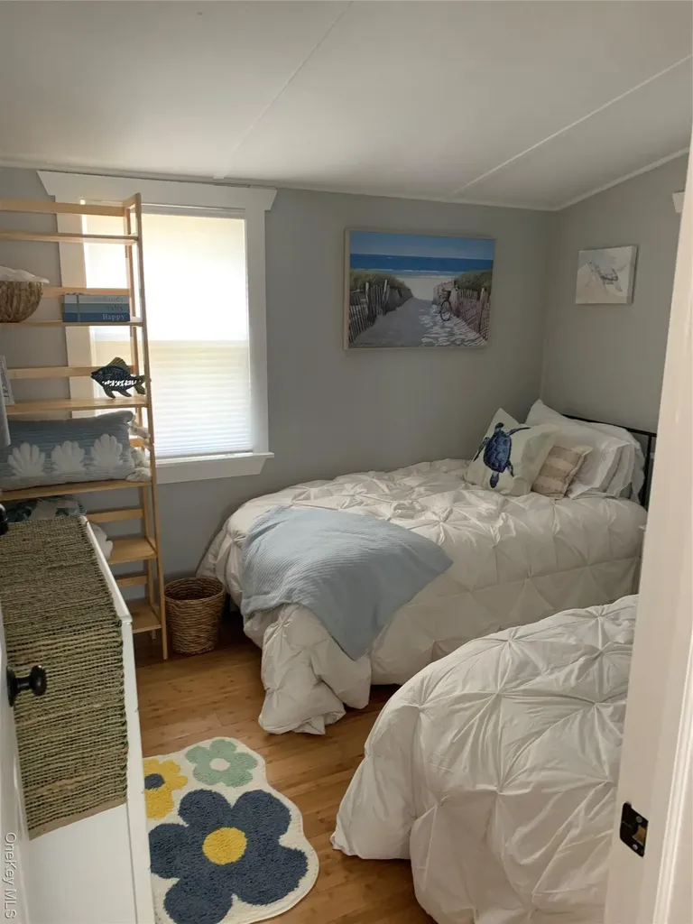 30 Bungalow Walk Ocean Beach NY 11770