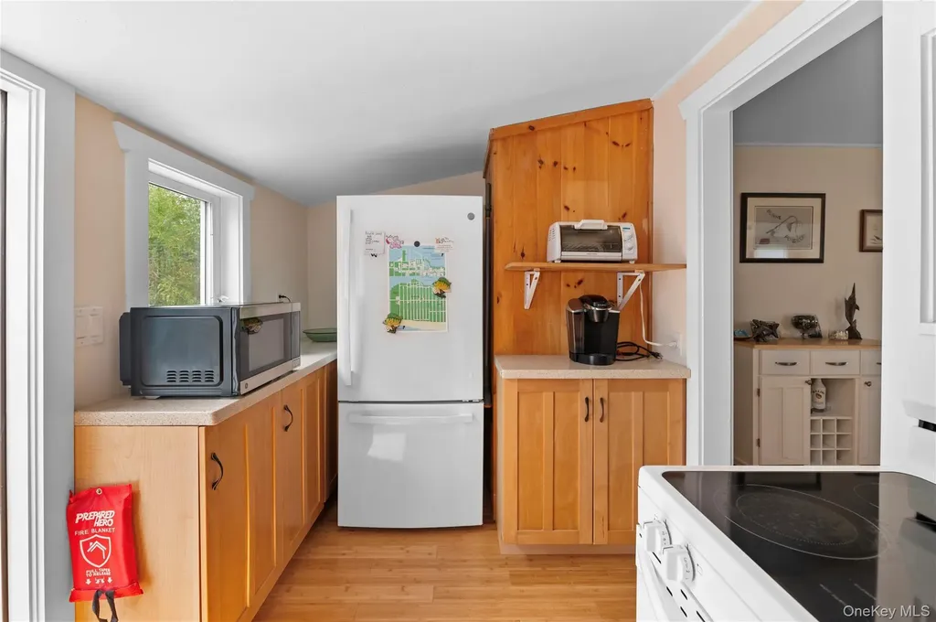 30 Bungalow Walk Ocean Beach NY 11770