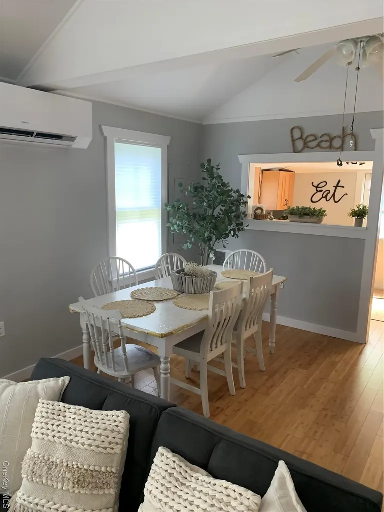 30 Bungalow Walk Ocean Beach NY 11770