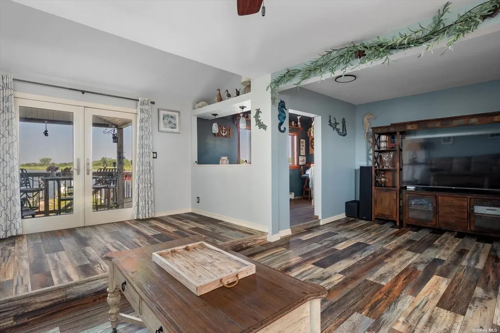 17 West Avenue Lawrence NY 11559