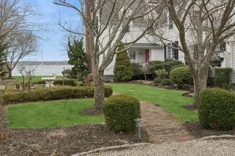 424 4th Street Greenport NY 11944
