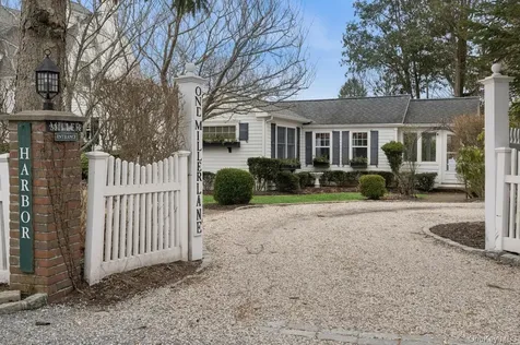424 4th Street Greenport NY 11944