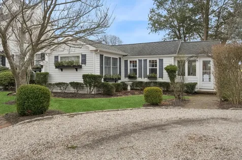 424 4th Street Greenport NY 11944