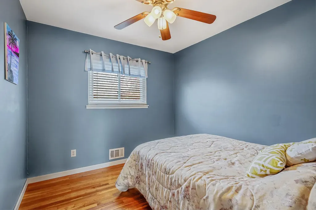 52 California Avenue Bay Shore NY 11706