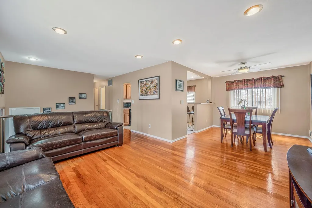 52 California Avenue Bay Shore NY 11706