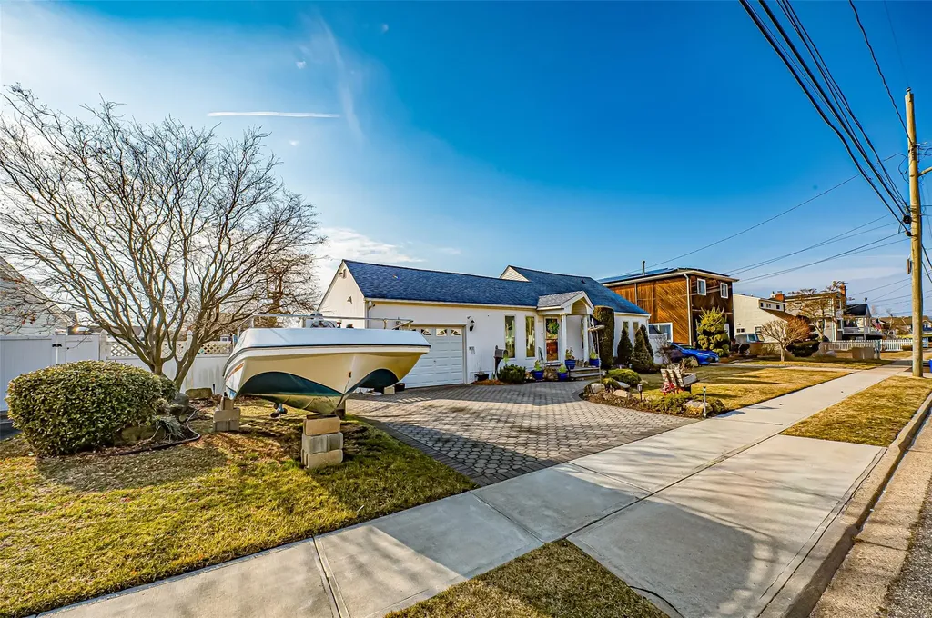 80 East Drive Copiague NY 11726