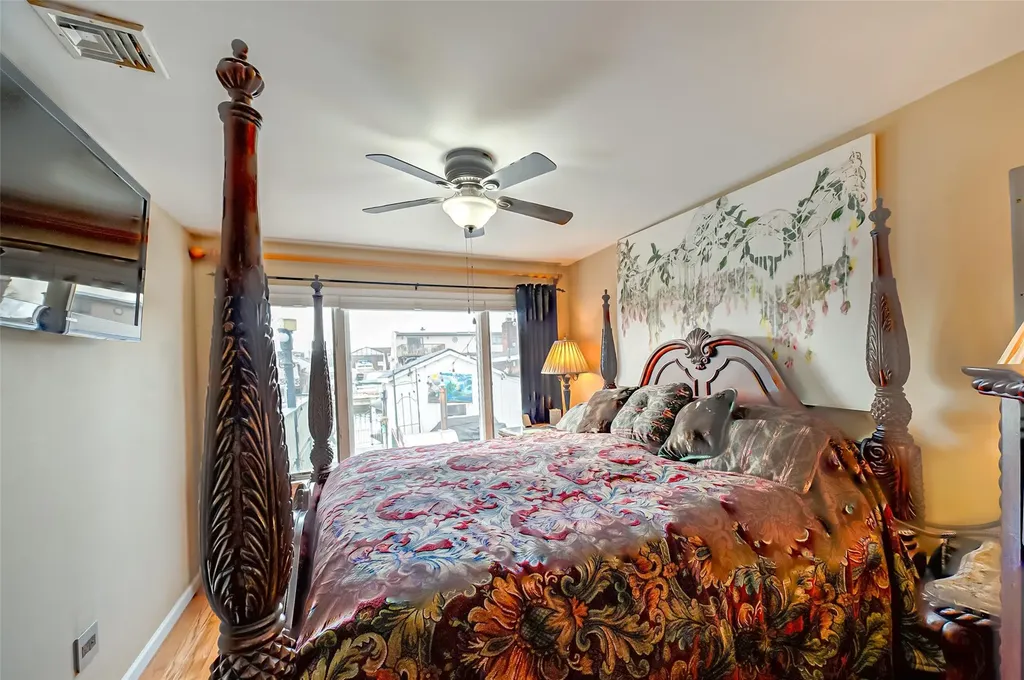 80 East Drive Copiague NY 11726