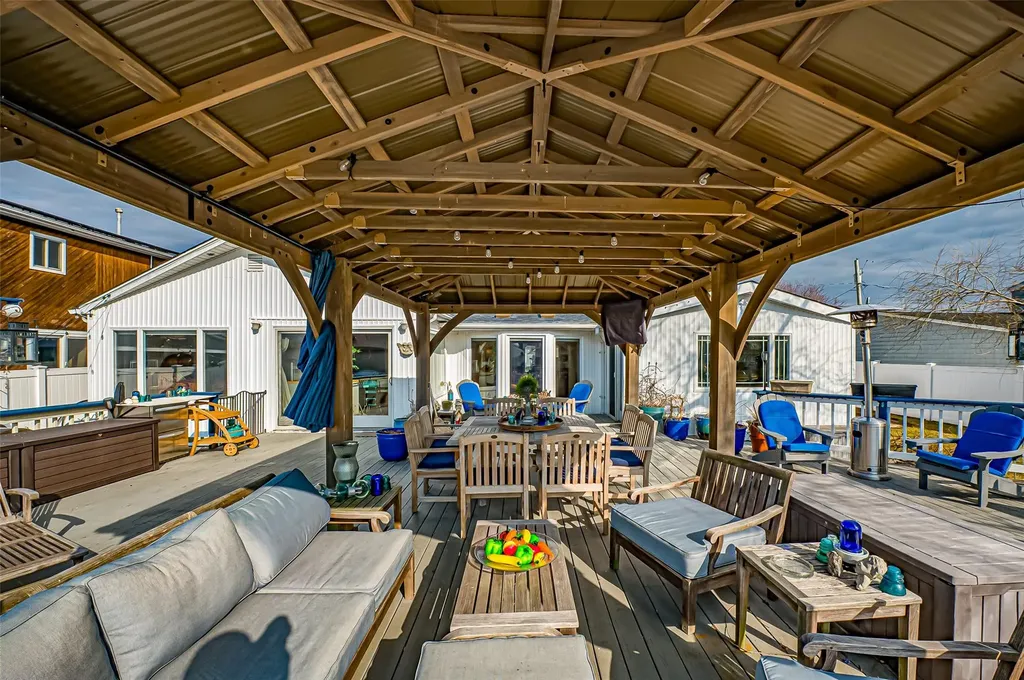 80 East Drive Copiague NY 11726