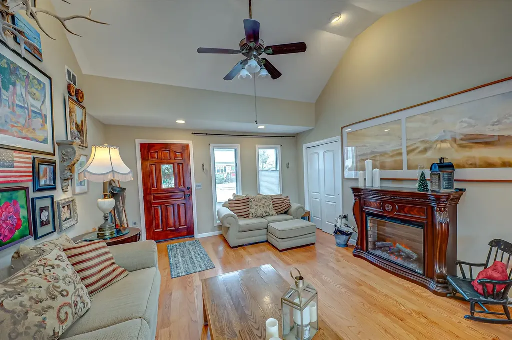 80 East Drive Copiague NY 11726