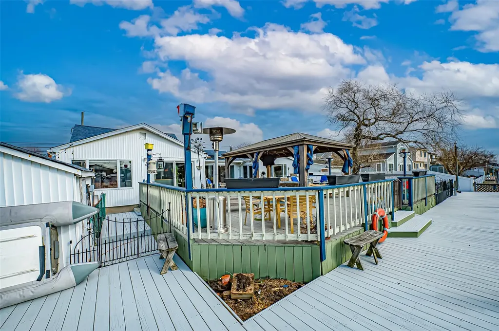 80 East Drive Copiague NY 11726