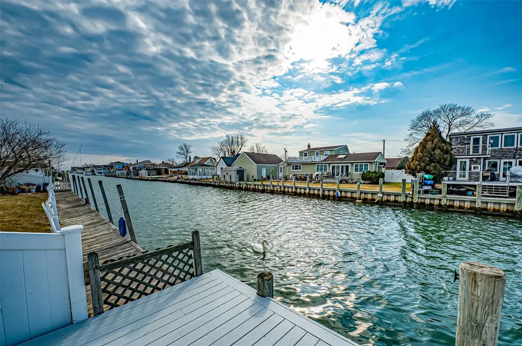 80 East Drive Copiague NY 11726