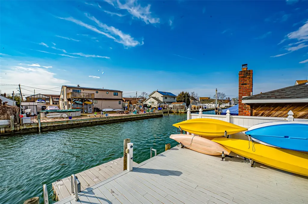 80 East Drive Copiague NY 11726