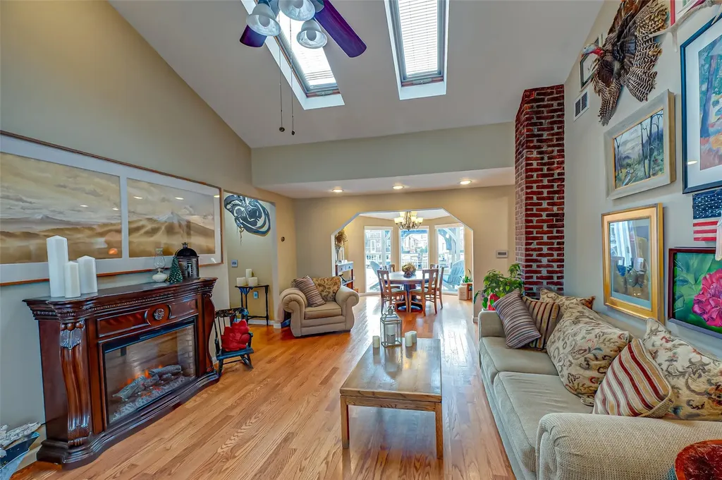 80 East Drive Copiague NY 11726