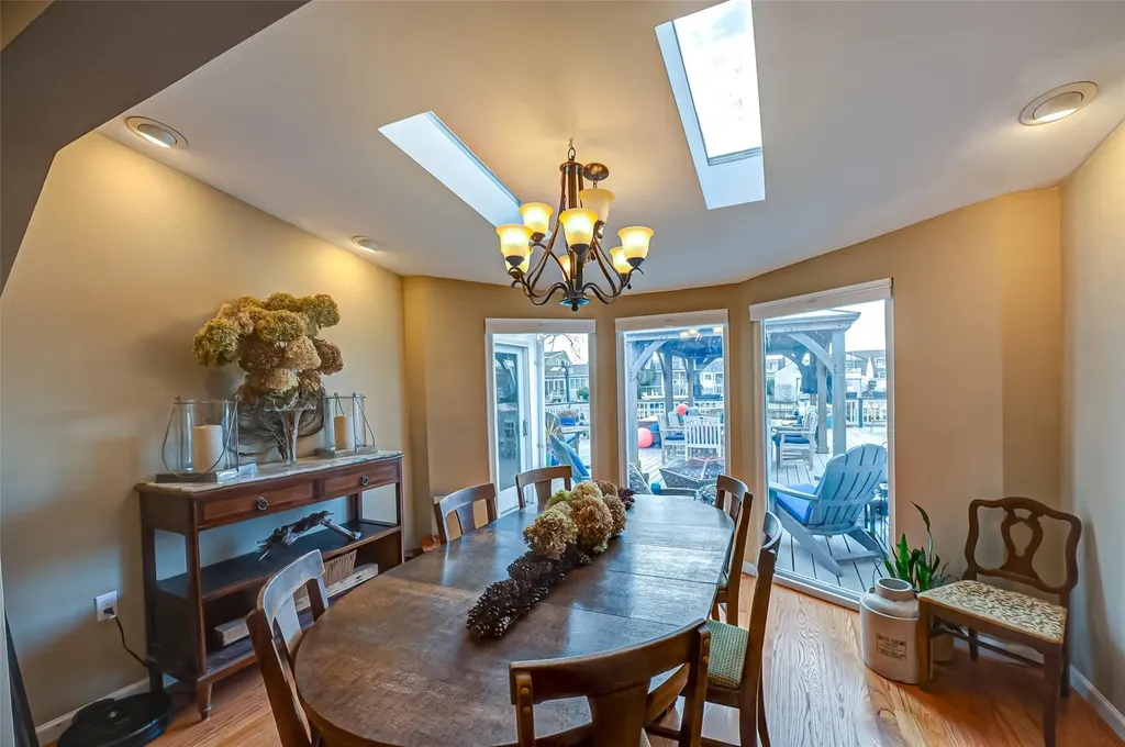 80 East Drive Copiague NY 11726