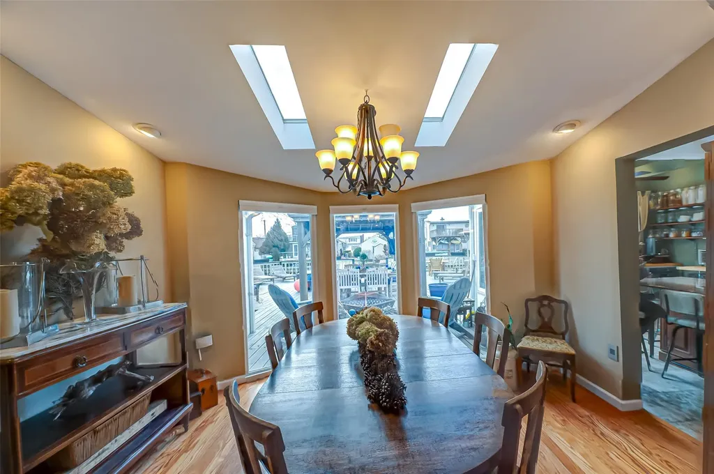 80 East Drive Copiague NY 11726