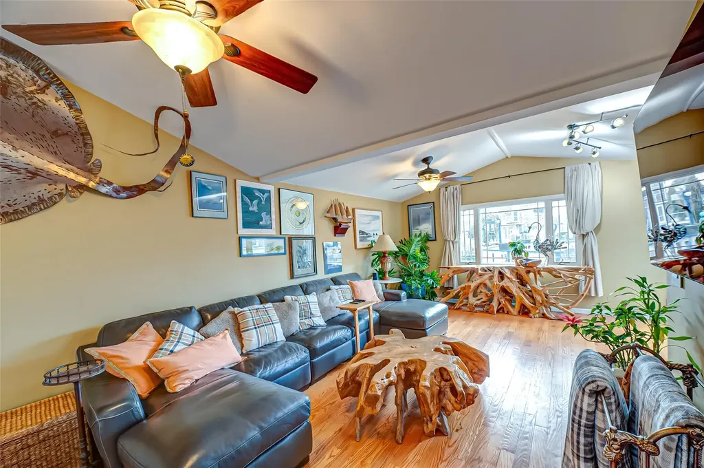 80 East Drive Copiague NY 11726