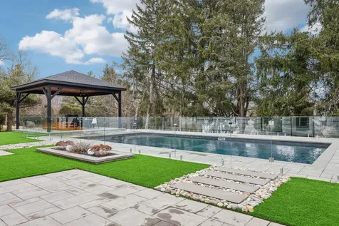 290 E Townline Road West Nyack NY 10994