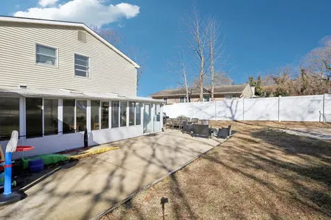 52 Brookfield Lane South Setauket NY 11720