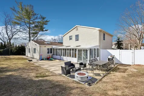 52 Brookfield Lane South Setauket NY 11720