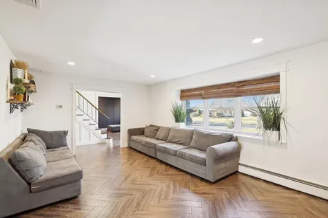 52 Brookfield Lane South Setauket NY 11720