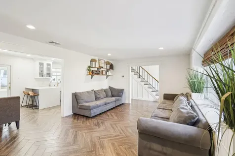 52 Brookfield Lane South Setauket NY 11720