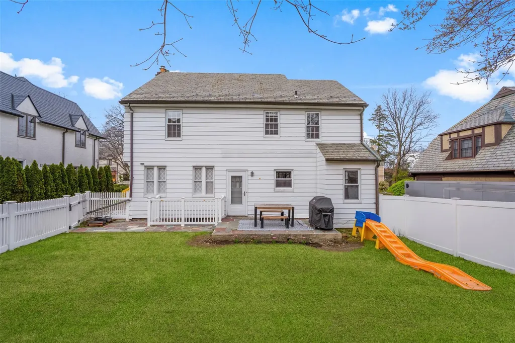 216 Devoe Avenue Yonkers NY 10705