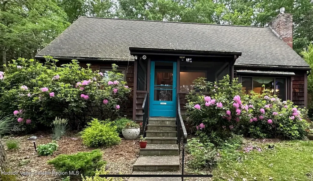 2 Starjem Drive Saugerties NY 12477