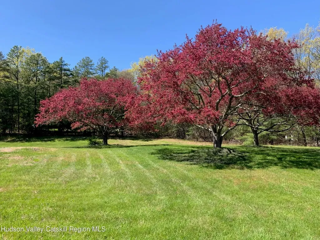 2 Starjem Drive Saugerties NY 12477
