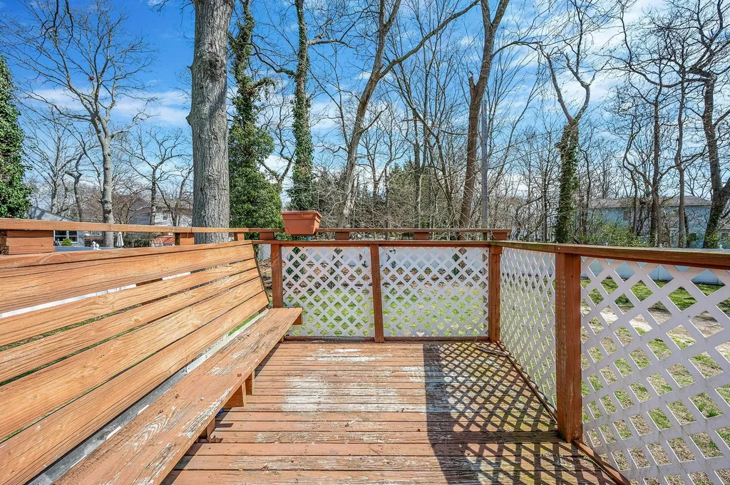23 Ridge Road Shirley NY 11967