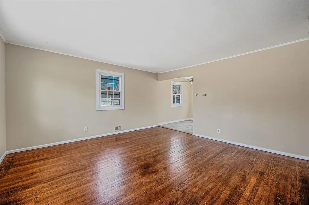 23 Ridge Road Shirley NY 11967