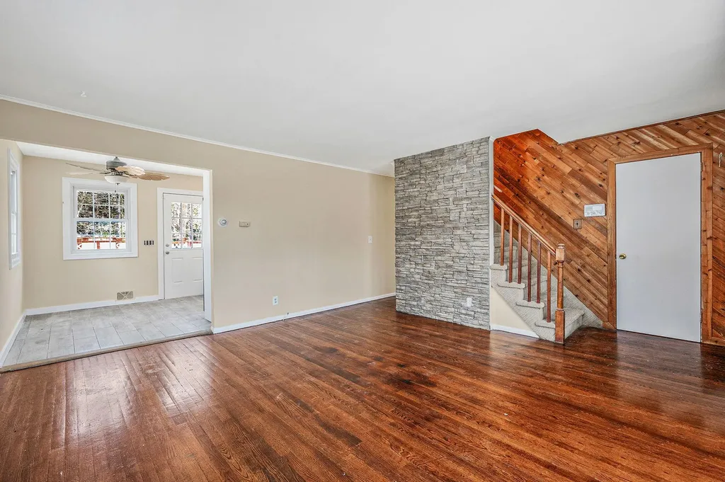 23 Ridge Road Shirley NY 11967