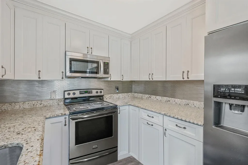 23 Ridge Road Shirley NY 11967
