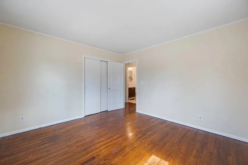23 Ridge Road Shirley NY 11967