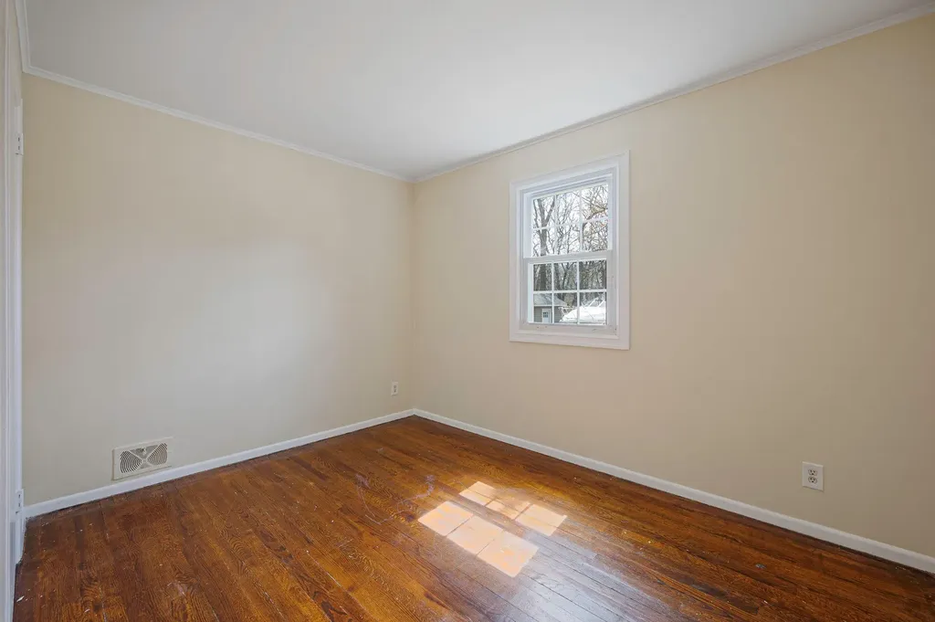 23 Ridge Road Shirley NY 11967