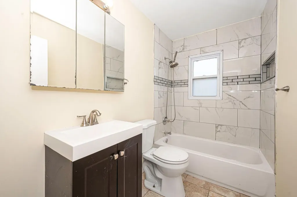 23 Ridge Road Shirley NY 11967